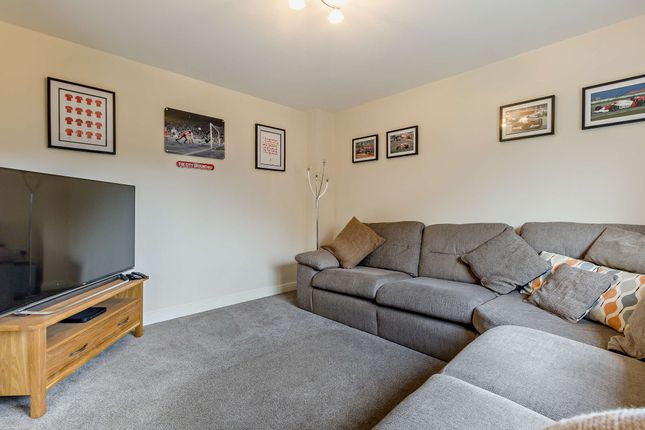 11 Longwall Road, Pontefract photo 4