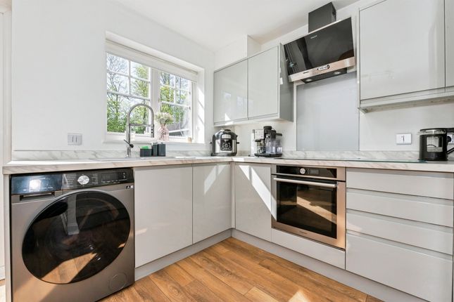 19, Gunning Road, Grays photo 3
