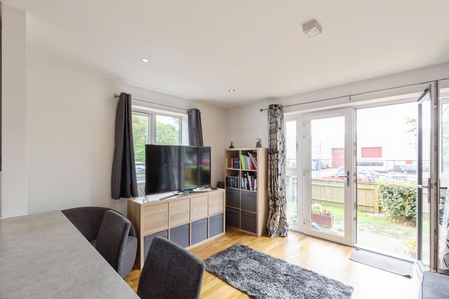 1, Ainger Close, Aylesbury photo 3