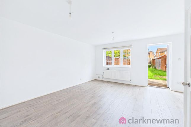 196, Coalport Close, Harlow photo 3