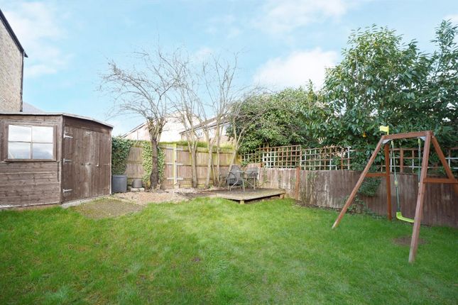 9B, Aylward Road, London photo 3