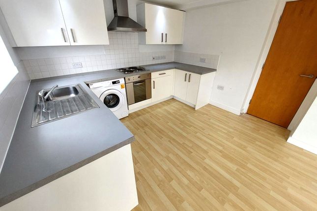 Tower 4, Apt 12, Lakeside Rise, Blackley, Manchester photo 3
