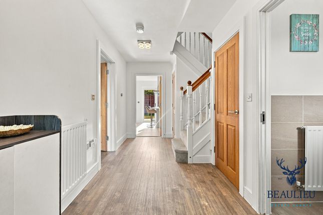18, Brassie Wood, Chelmsford photo 4