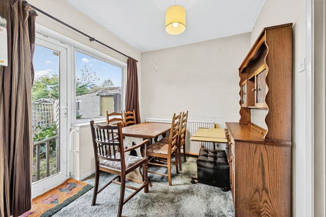 80, Chiltern Avenue, Northamptonshire photo 4