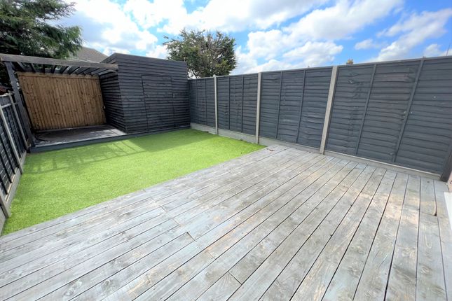 8, SNODLAND photo 2