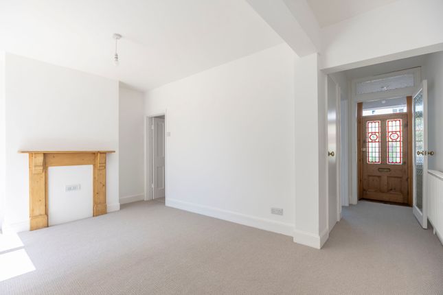 93, Naunton Crescent, Cheltenham photo 4