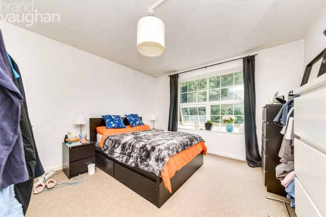 27, Regency Court, Brighton photo 3