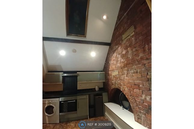 Apartment, The Lofts Water St, Huddersfield photo 3