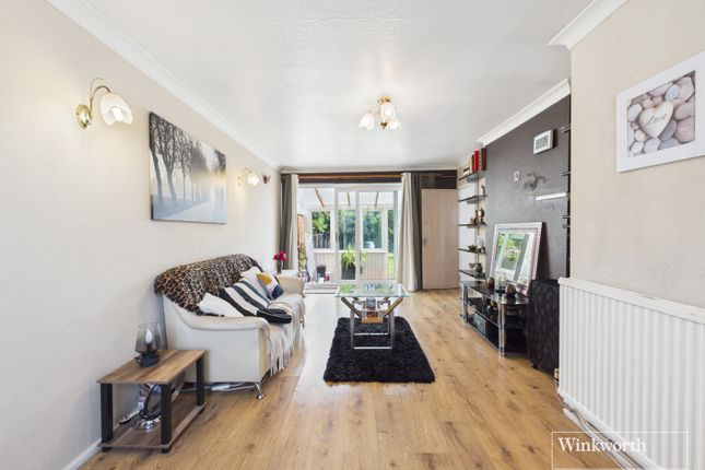 77, Bush Grove, London photo 2