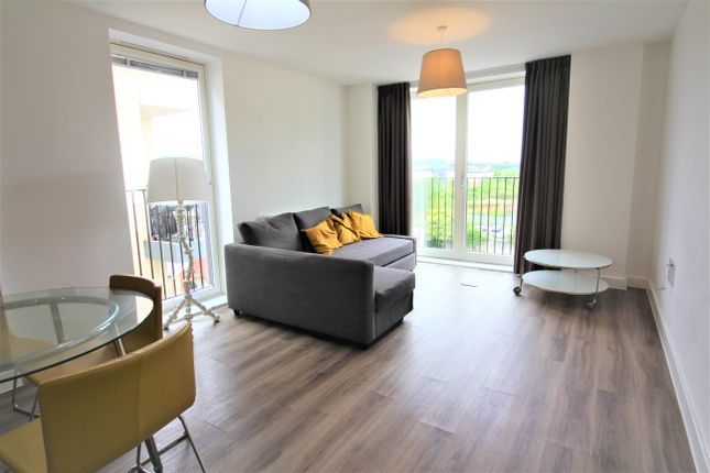 2 bed flat to rent in Alexandra House, Midland Road, Bath BA2