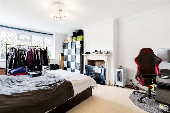 Property for sale in Pragnell Road, London