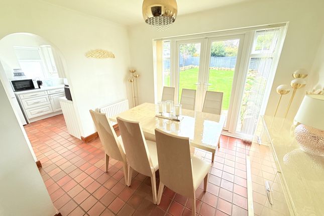3 Rushdene Avenue, Barnet photo 3