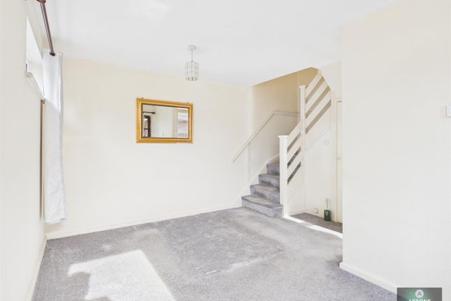 26, Kenilworth Close, Crawley photo 2