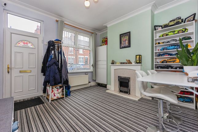 90, Caistor Street, Greater Manchester photo 2