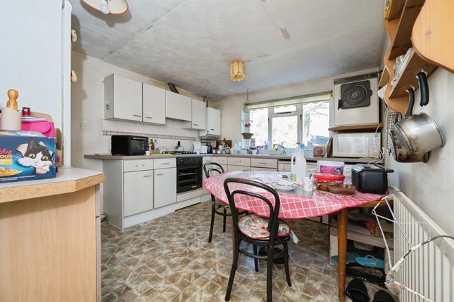 107, Millbrook Road East, Southampton photo 4