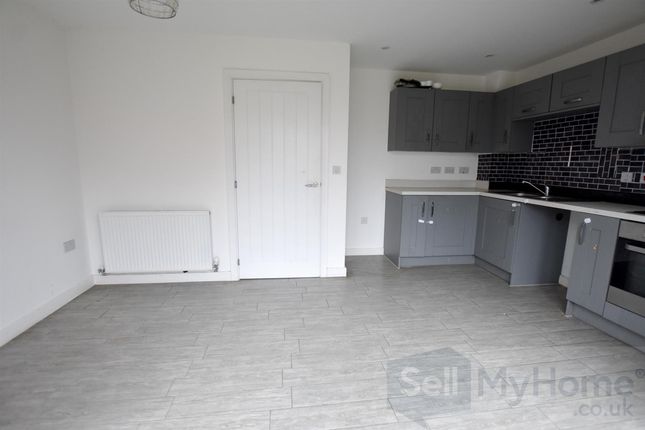 2 Bassett Close, Nuneaton photo 3
