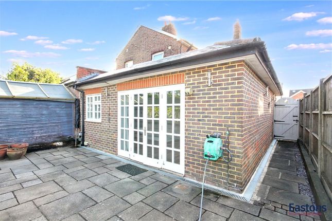 40, Meadow Walk, Tadworth photo 4