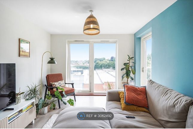 Flat, Fuller Court Park Road, London photo 3