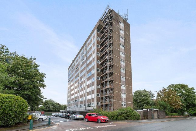 Thumbnail Flat for sale in Leith Towers, Grange Vale, Sutton