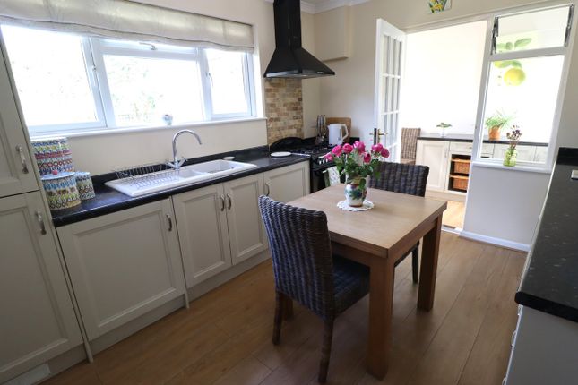 1, Rookery Close, Rayleigh photo 2