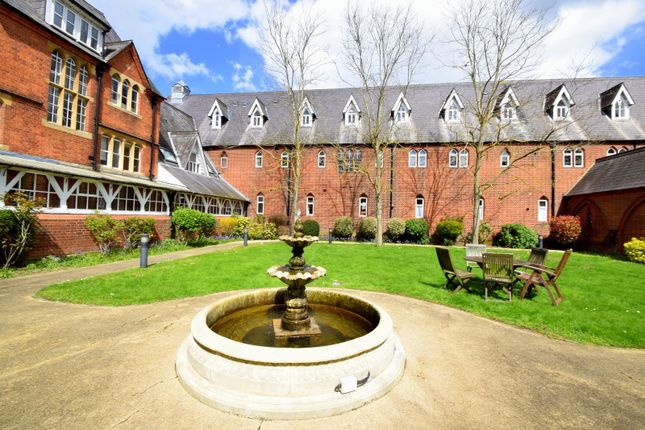 1-bed flat on 39, Convent Court, Windsor, £225,950