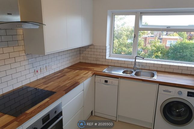 Thumbnail Flat to rent in Windsor Court, London 5Ht