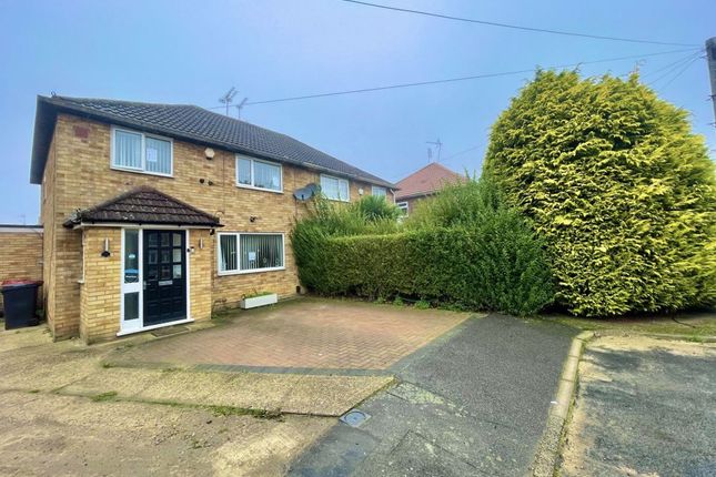Thumbnail Property to rent in Morley Close, Langley, Slough