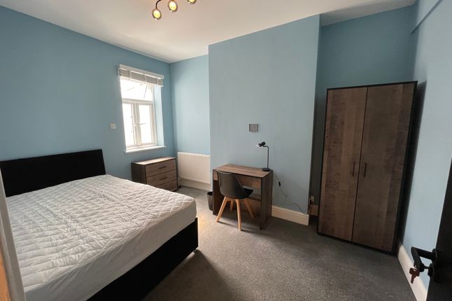 Room to rent in Magdalen Road, Exeter