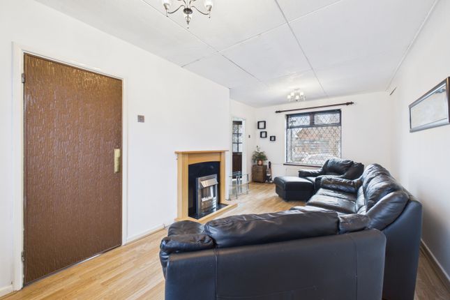 38, Lupton Crescent, Sheffield photo 3