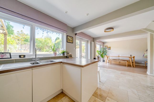 42, Arundel Drive, Hampshire photo 4