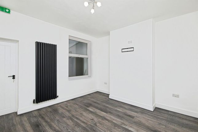 34, Burton-on-Trent photo 4
