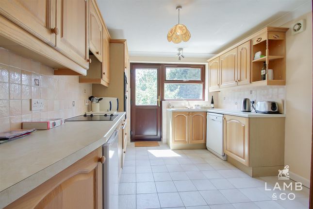 57, Oakmead Road St. Osyth, Clacton-On-Sea photo 2