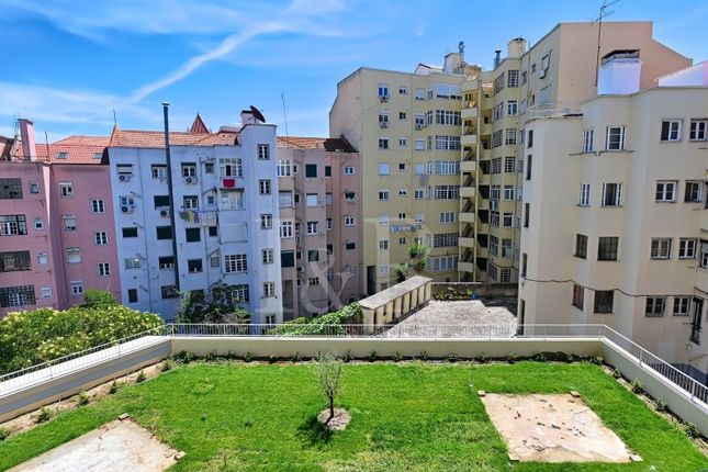 Apartment for sale in Avenida De Madrid, Areeiro, Lisboa