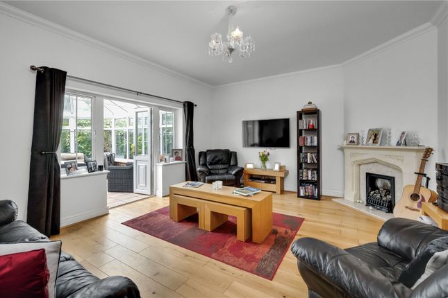 20, Lower Sand Hills, Surbiton photo 2
