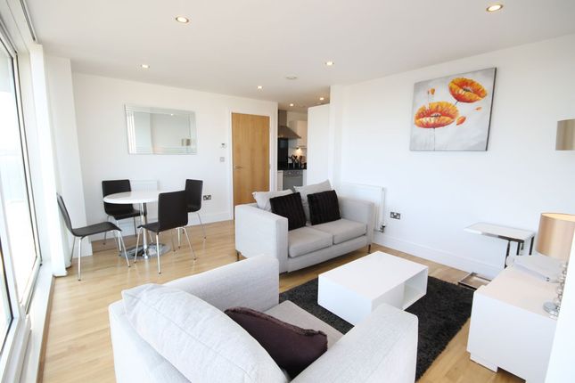 Flat 1802, Distillery Tower, 1, Mill Lane, London photo 3