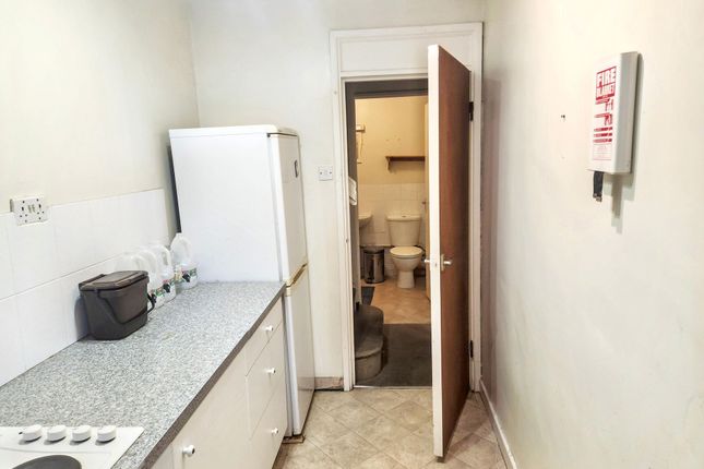 Flat 8, Folkstone Court, Weston-Super-Mare photo 4