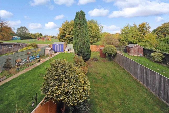 51, Goldfield Road, Tring photo 3