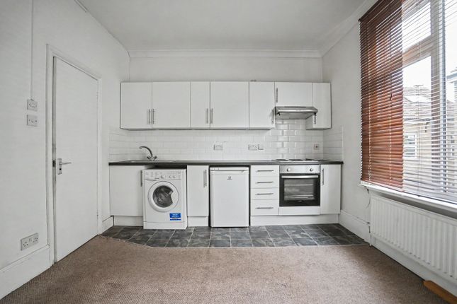 Flat 5, Croydon photo 4