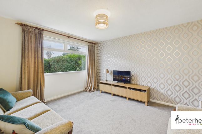 19, Holly Court, Sunderland photo 2
