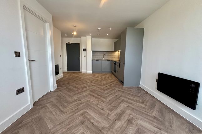 Apt 40, Birmingham photo 3