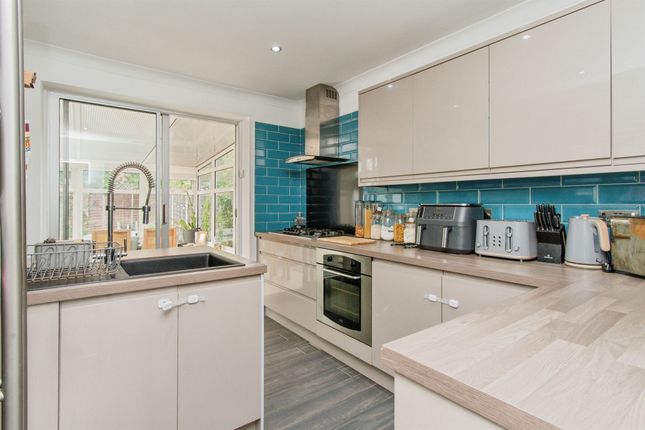 9, Carlton View, Castleford photo 4