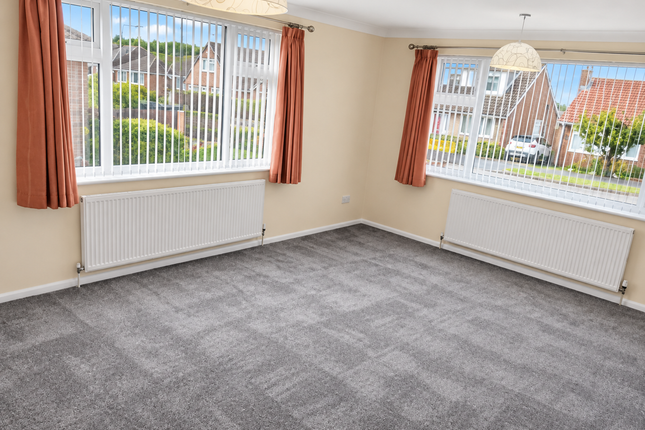 19, Frances Drive, Chesterfield photo 4