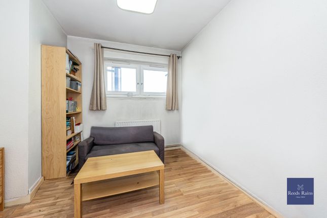 2-bed flat on Flat 24 Kempe House,, Burbage Close, London, £390,000