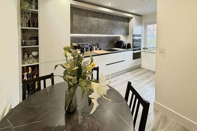 5, Meadow Gardens, Newcastle Upon Tyne photo 3