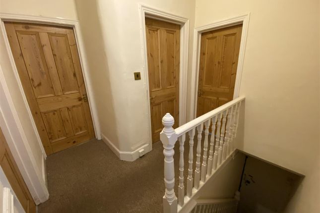 Flat for sale in Queens Avenue, Whetstone