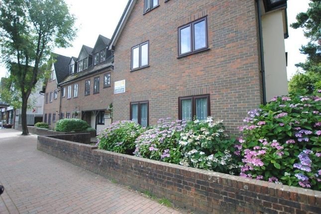 Flat for sale in Coulsdon Road, Coulsdon