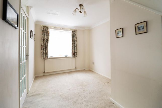 11, Elmbourne Drive, Belvedere photo 4