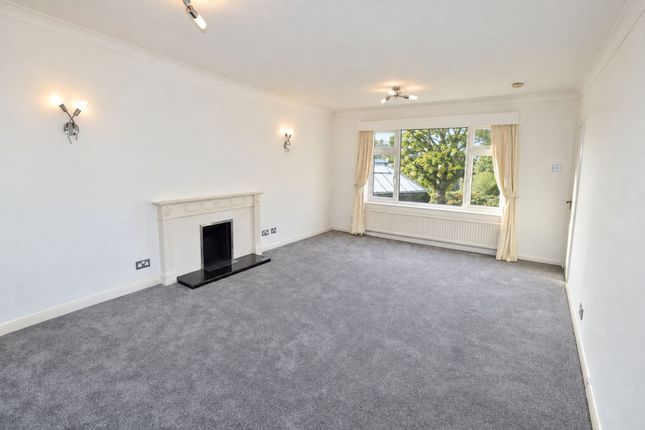 4-bed house on 490 Manford Way, London, £2,800/mo