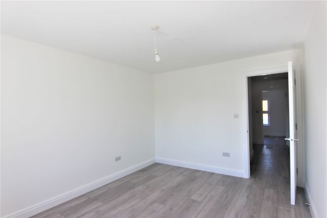 Terraced house to rent in Park Lane, Waltham Cross