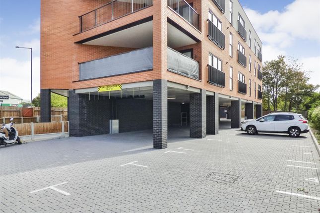 Flat 3, 545, London Road, Grays photo 2